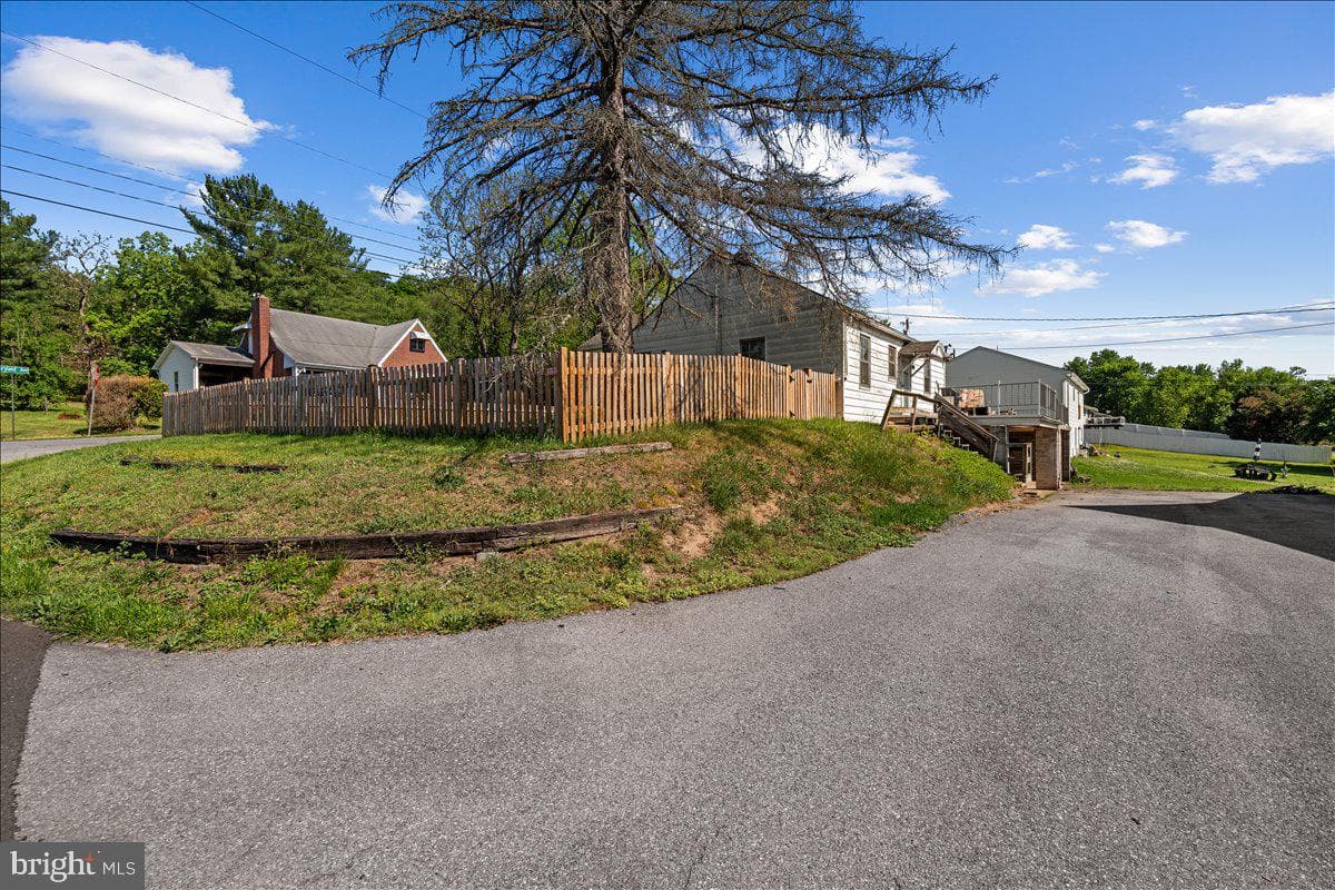246 Maryland Avenue photo 42
