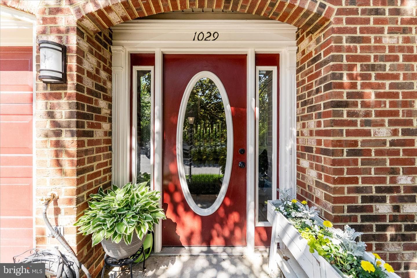 1029 Lindsay Lane photo 2