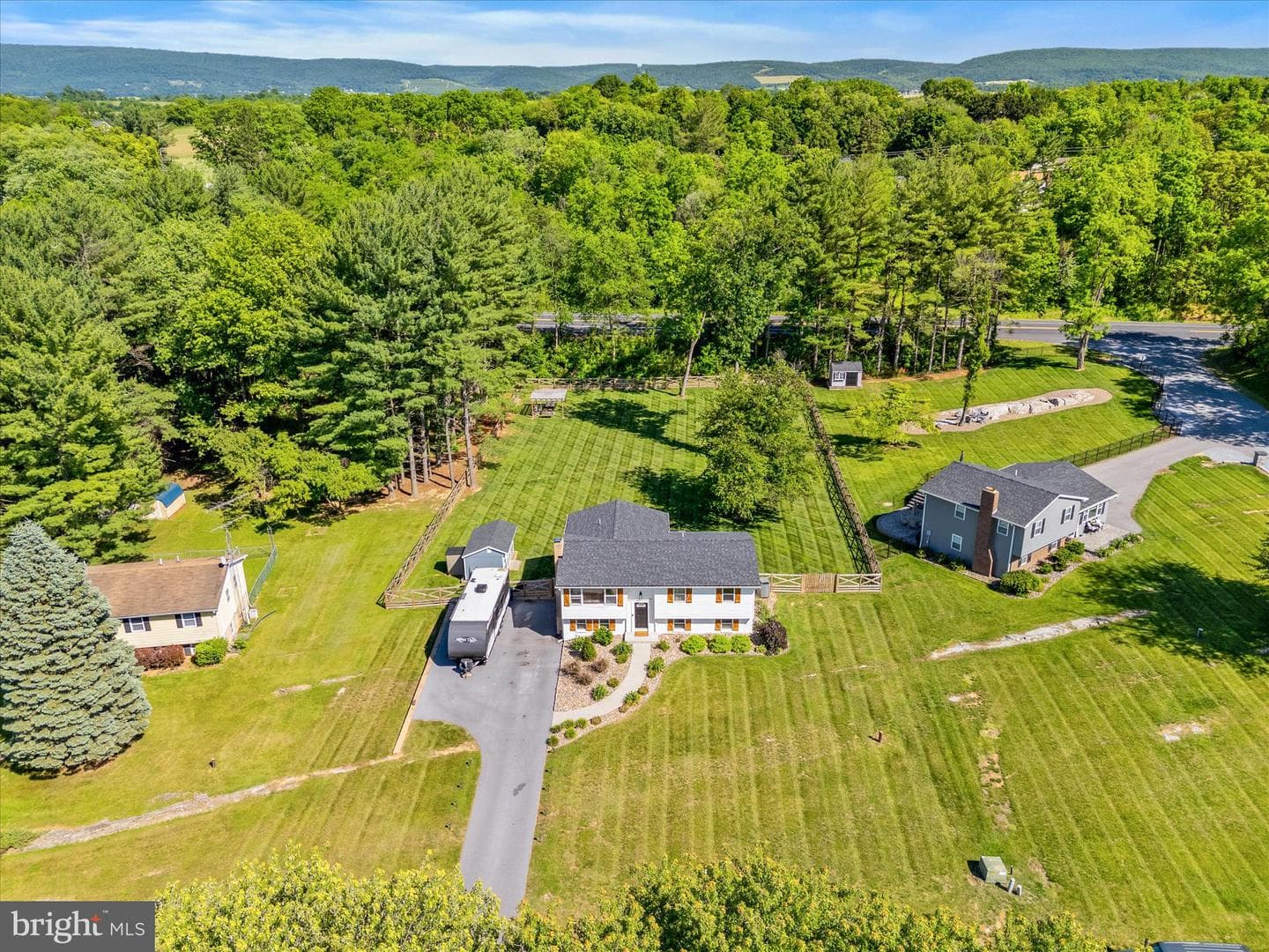 21609 Kelso Drive photo 2