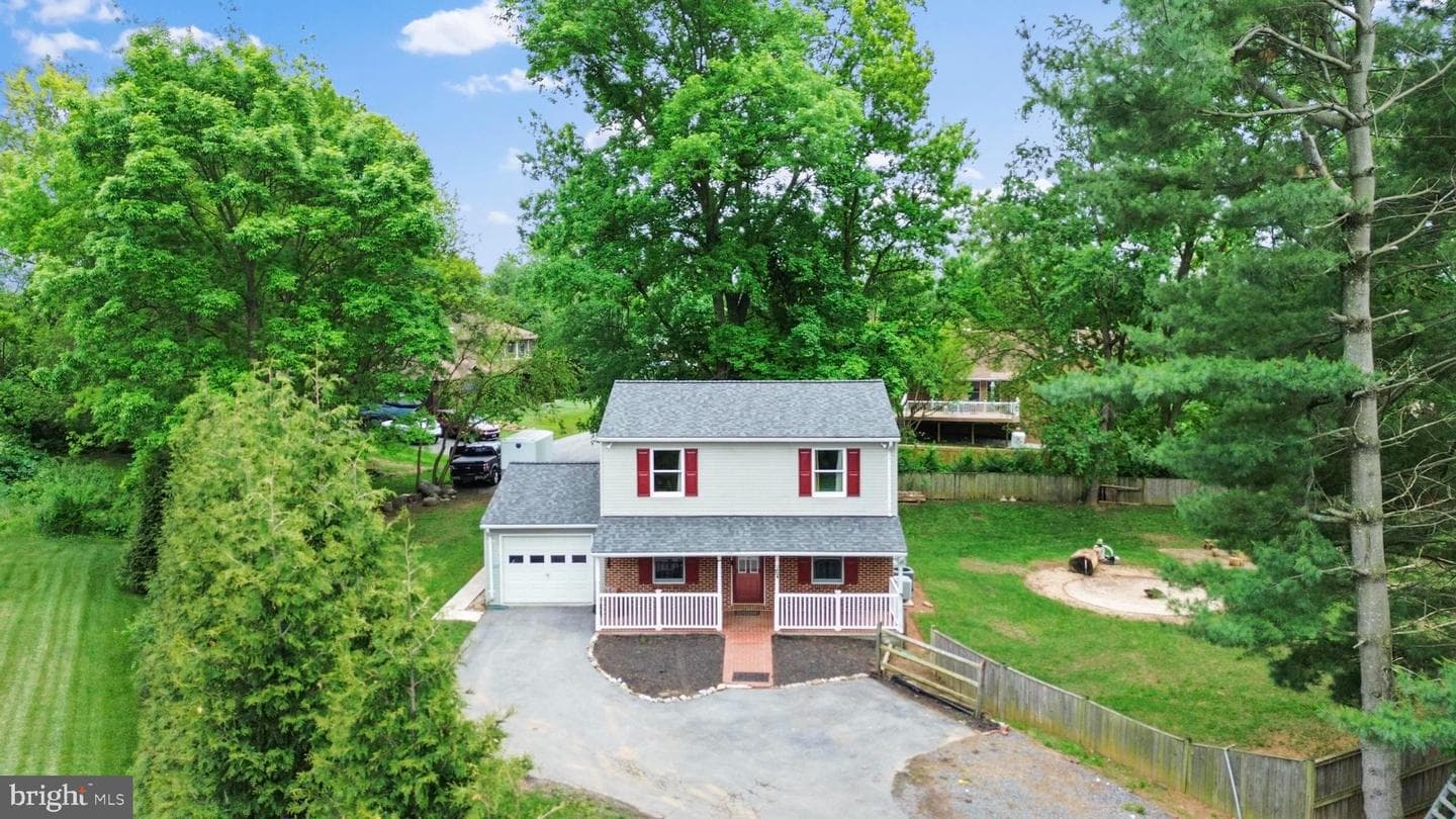 1931 Maplewood Drive photo 3