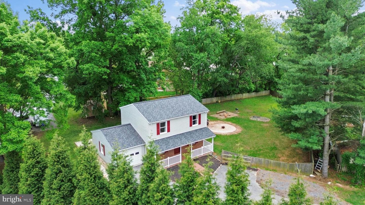 1931 Maplewood Drive photo 4