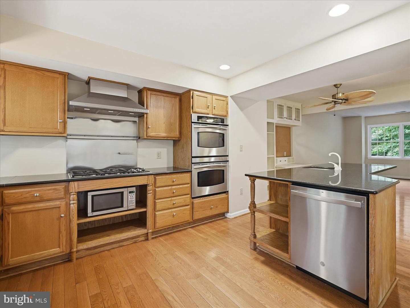1002 Lindsay Lane photo 11