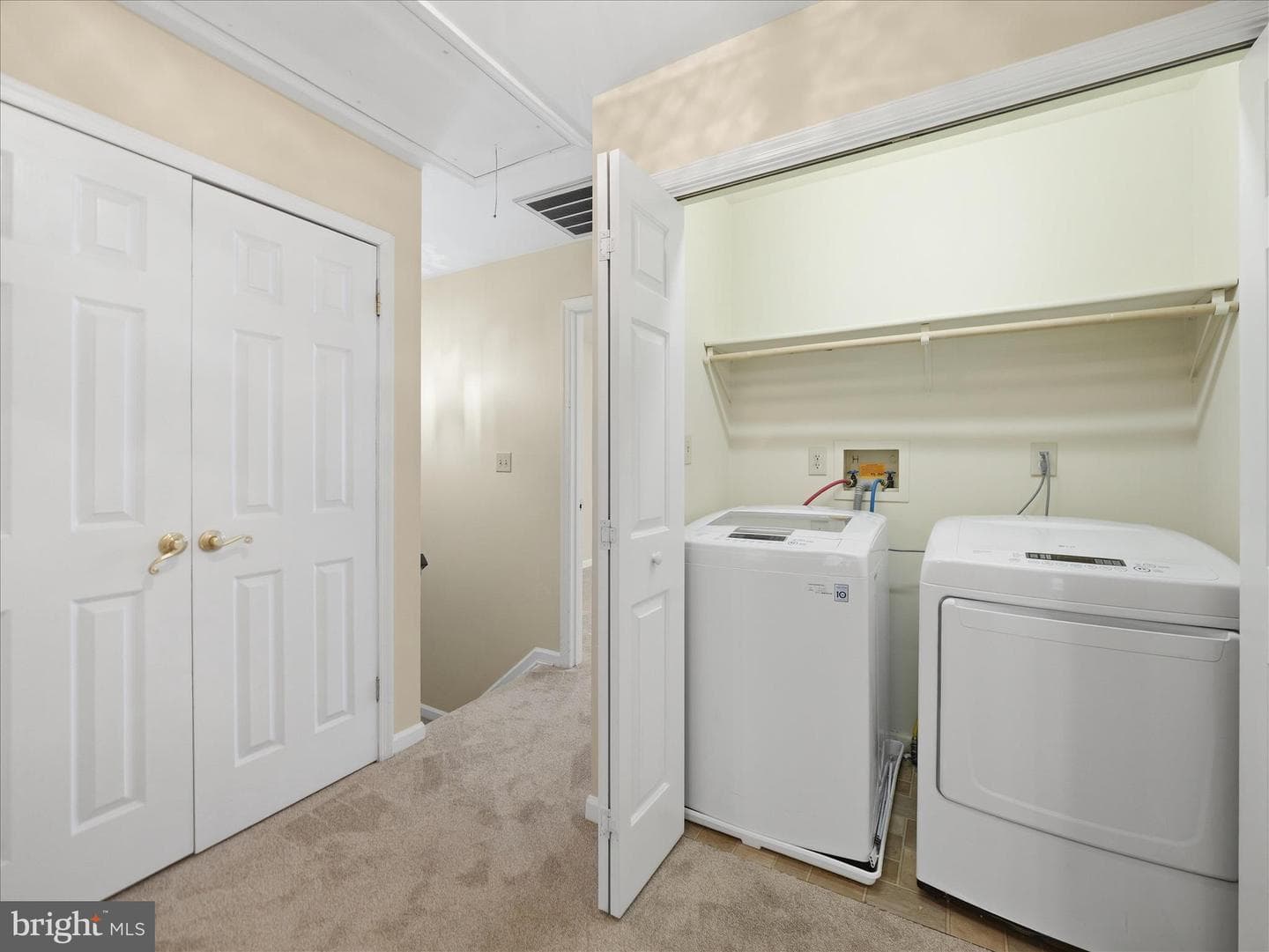 1002 Lindsay Lane photo 20