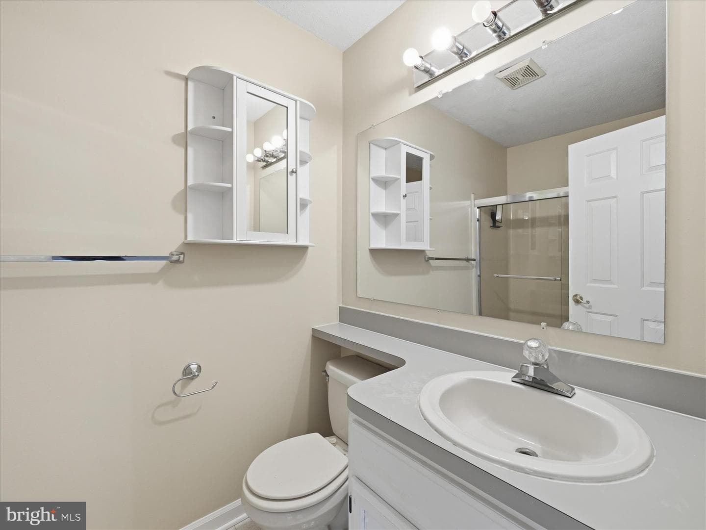 1002 Lindsay Lane photo 30