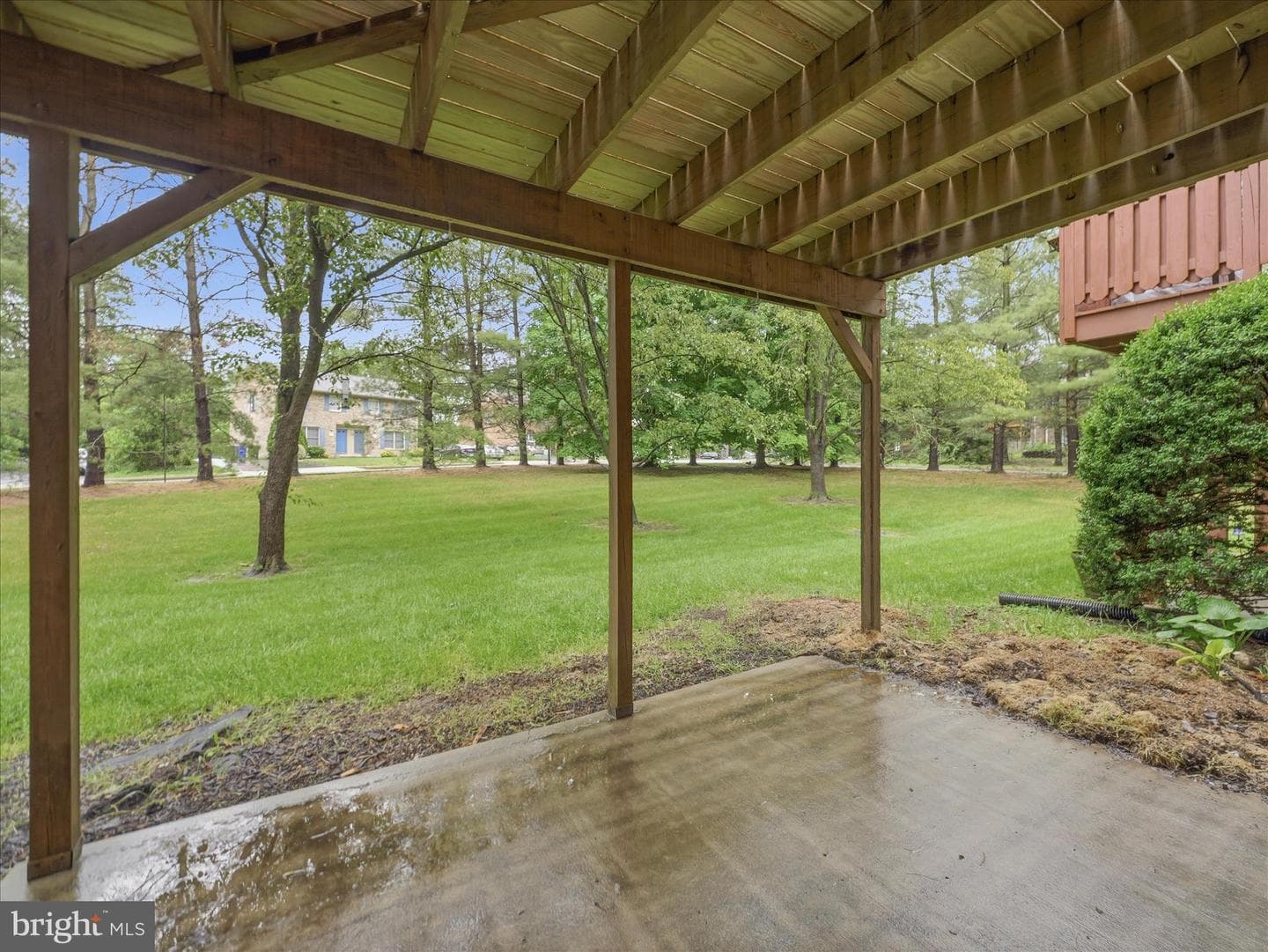 1002 Lindsay Lane photo 34