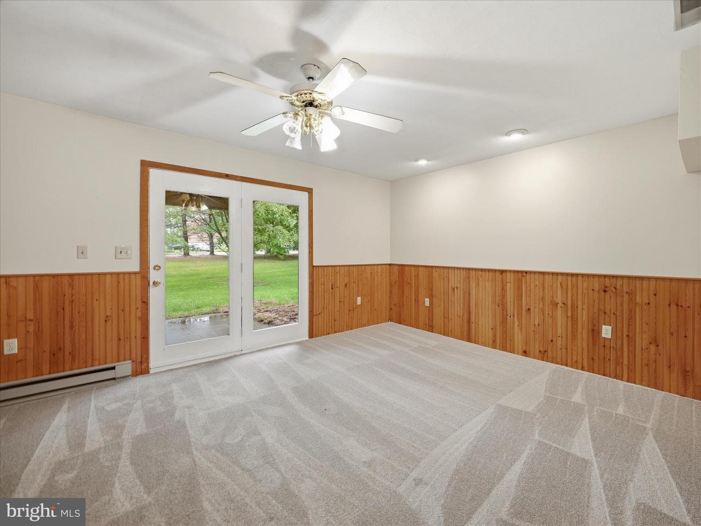 1002 Lindsay Lane photo 5