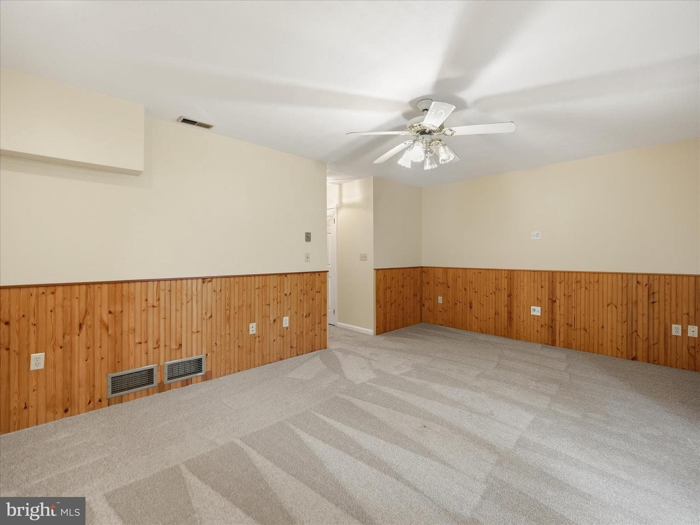1002 Lindsay Lane photo 6