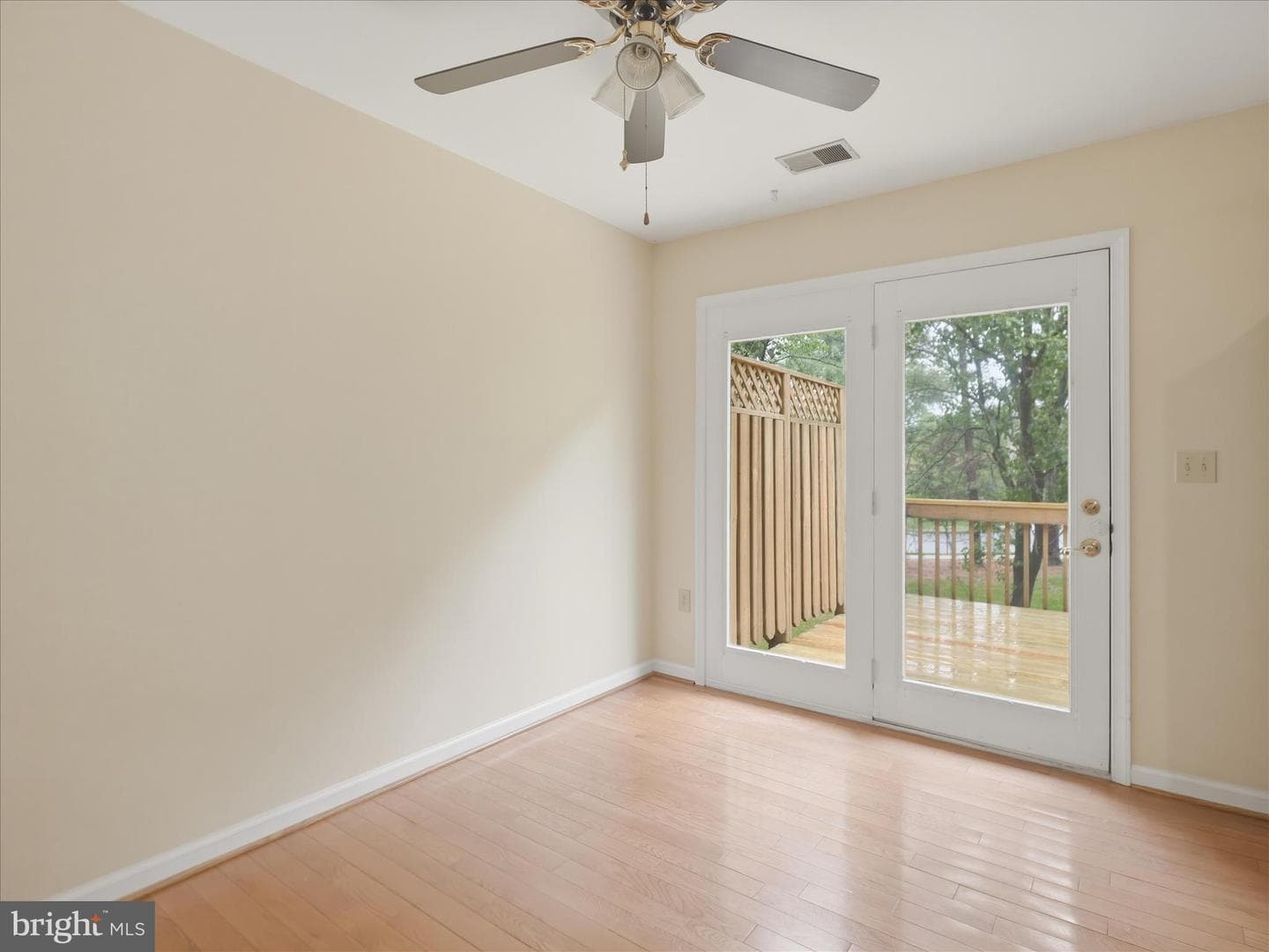1002 Lindsay Lane photo 8