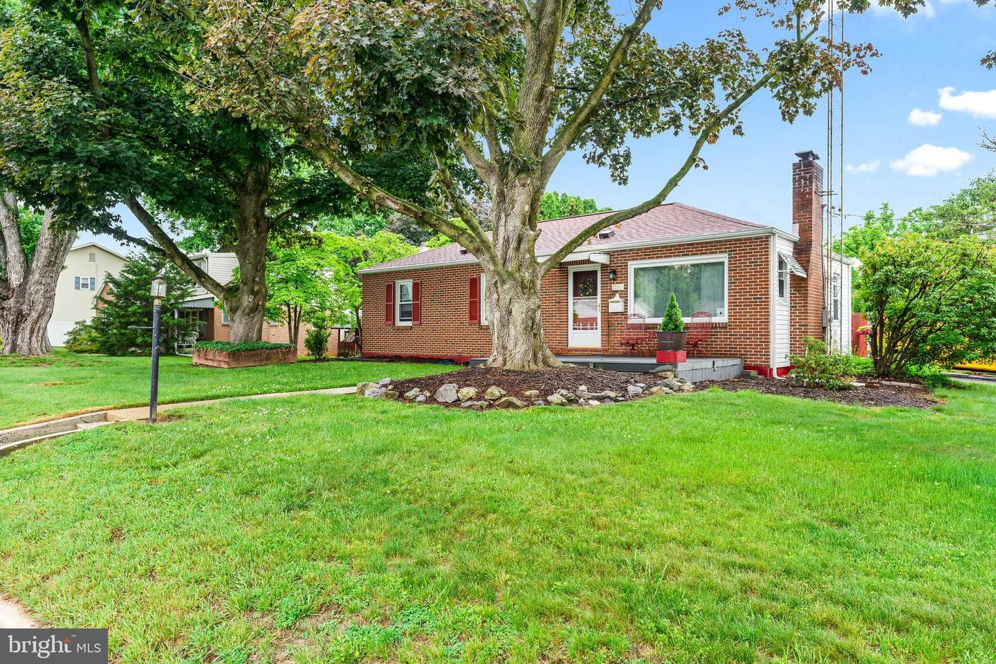 1103 Moller Avenue photo 3