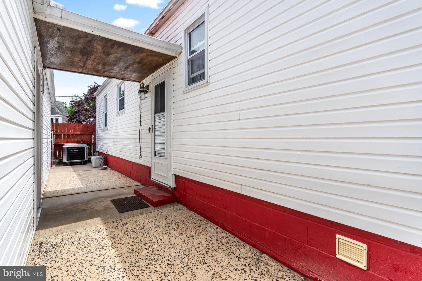 1103 Moller Avenue photo 42