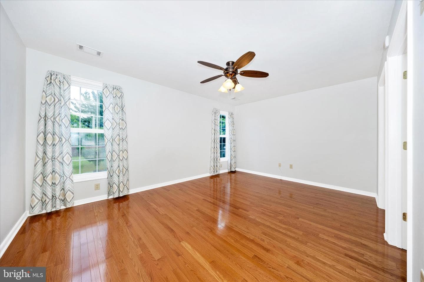17817 Sherman Avenue photo 27