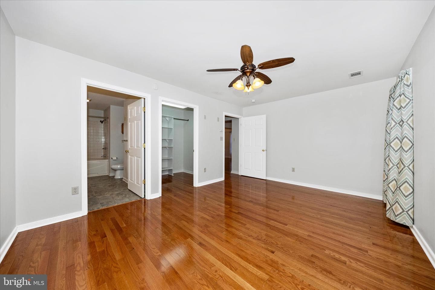 17817 Sherman Avenue photo 29