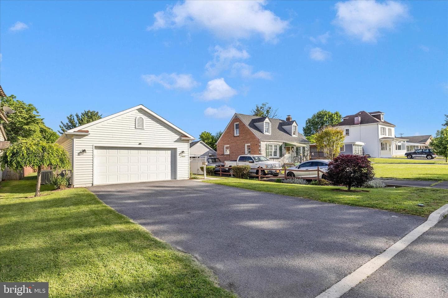 17817 Sherman Avenue photo 43