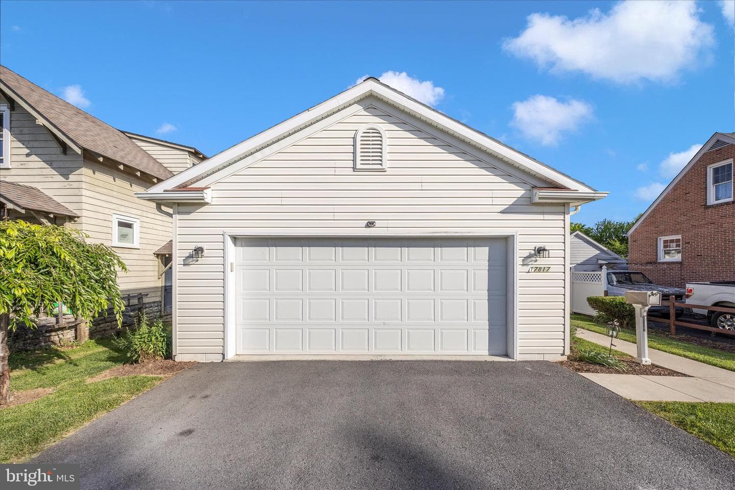 17817 Sherman Avenue photo 47