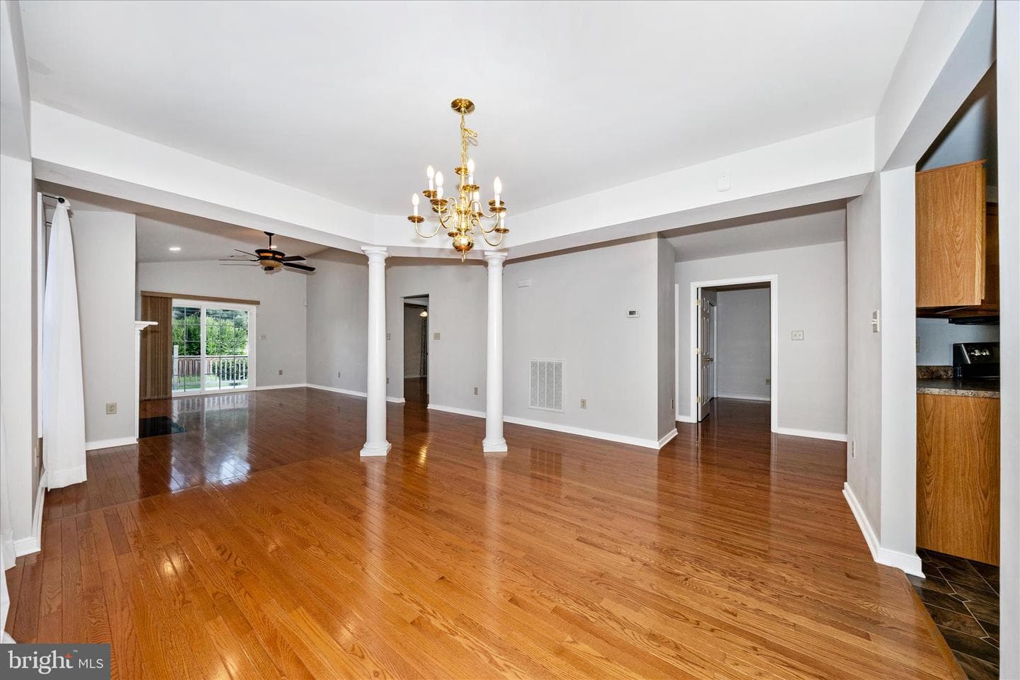 17817 Sherman Avenue photo 7