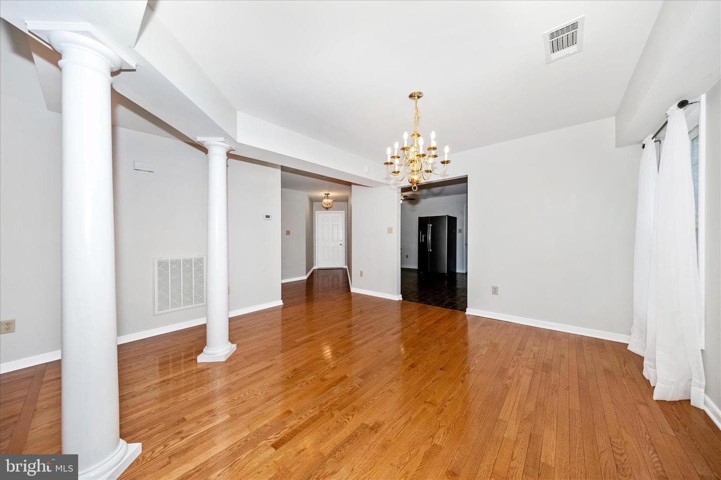 17817 Sherman Avenue photo 8