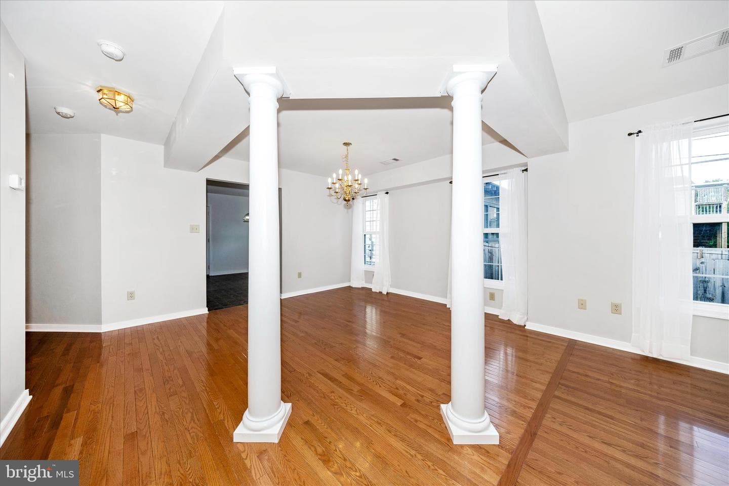 17817 Sherman Avenue photo 9