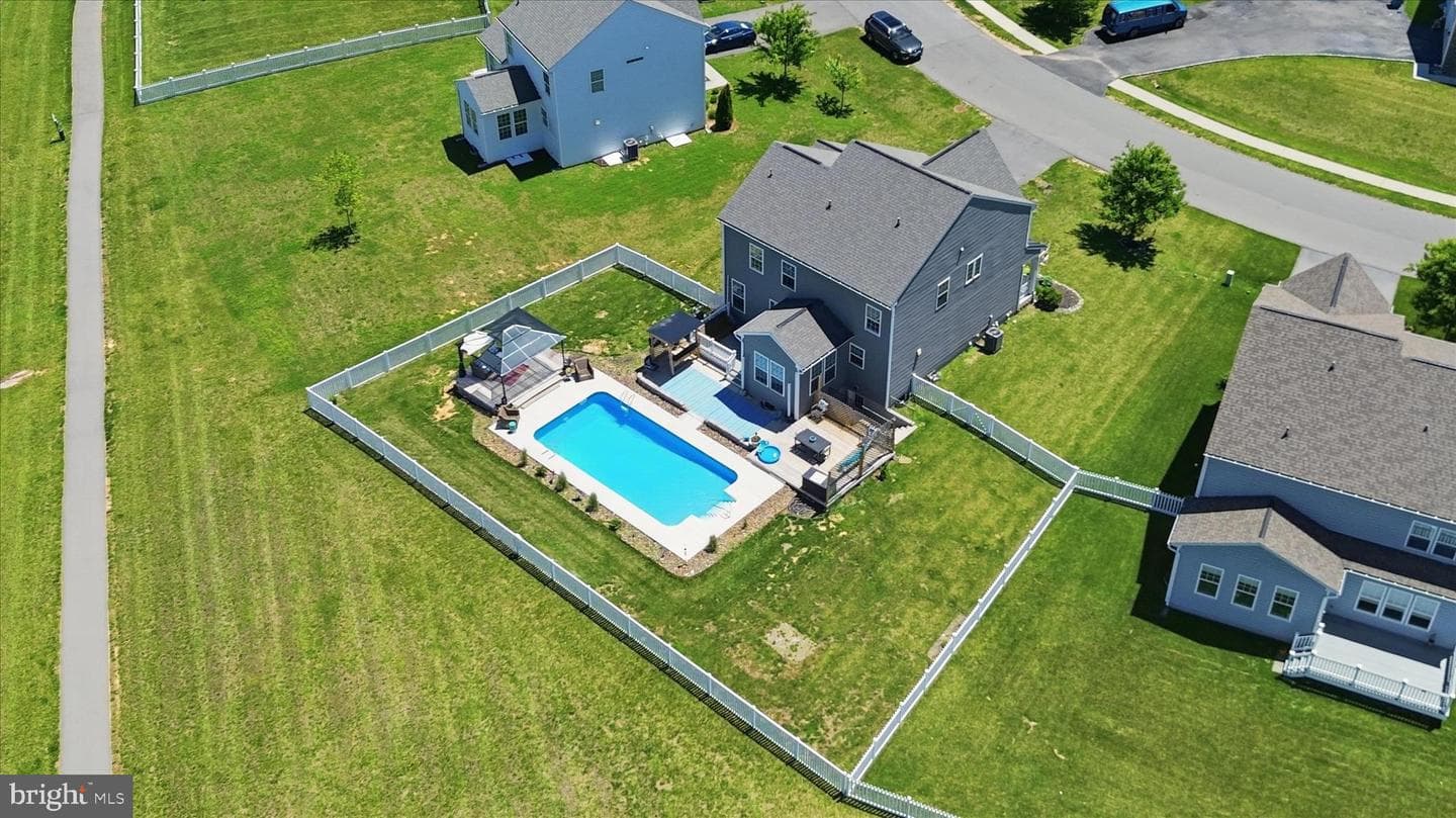 9354 Drumman Drive photo 7