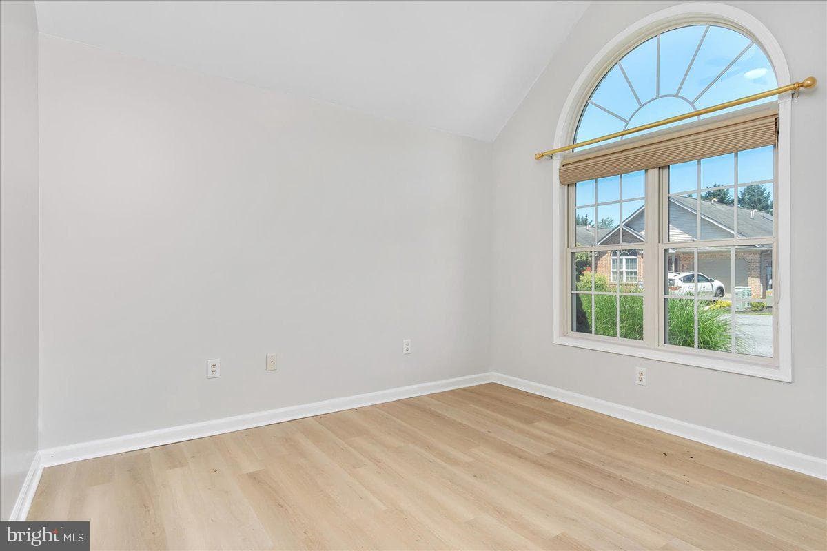 20407 Kings Crest Boulevard photo 16