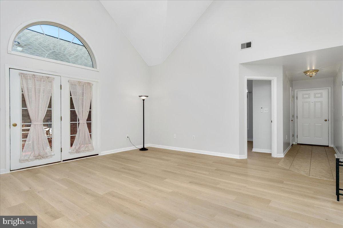 20407 Kings Crest Boulevard photo 3