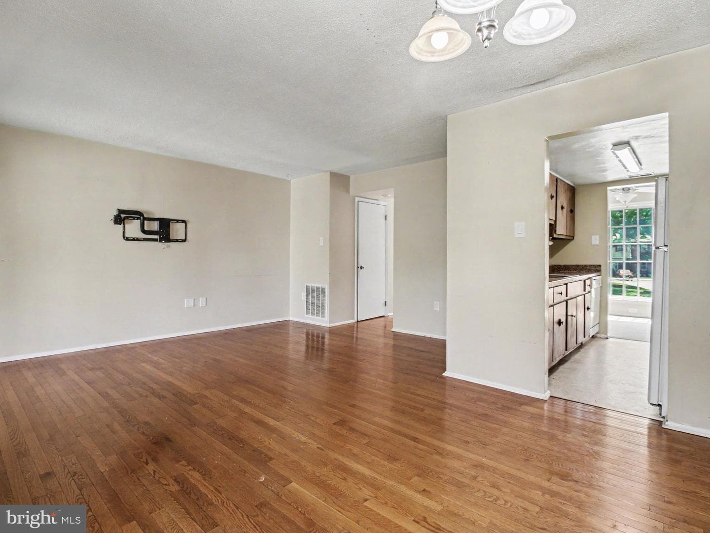 17918 Hickory Lane photo 6