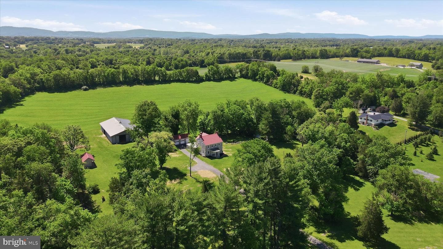 8805 Reichard Road photo 3