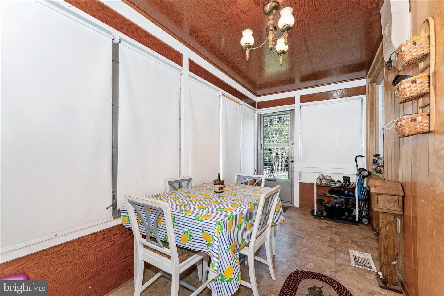 1052 Fairview Road photo 19