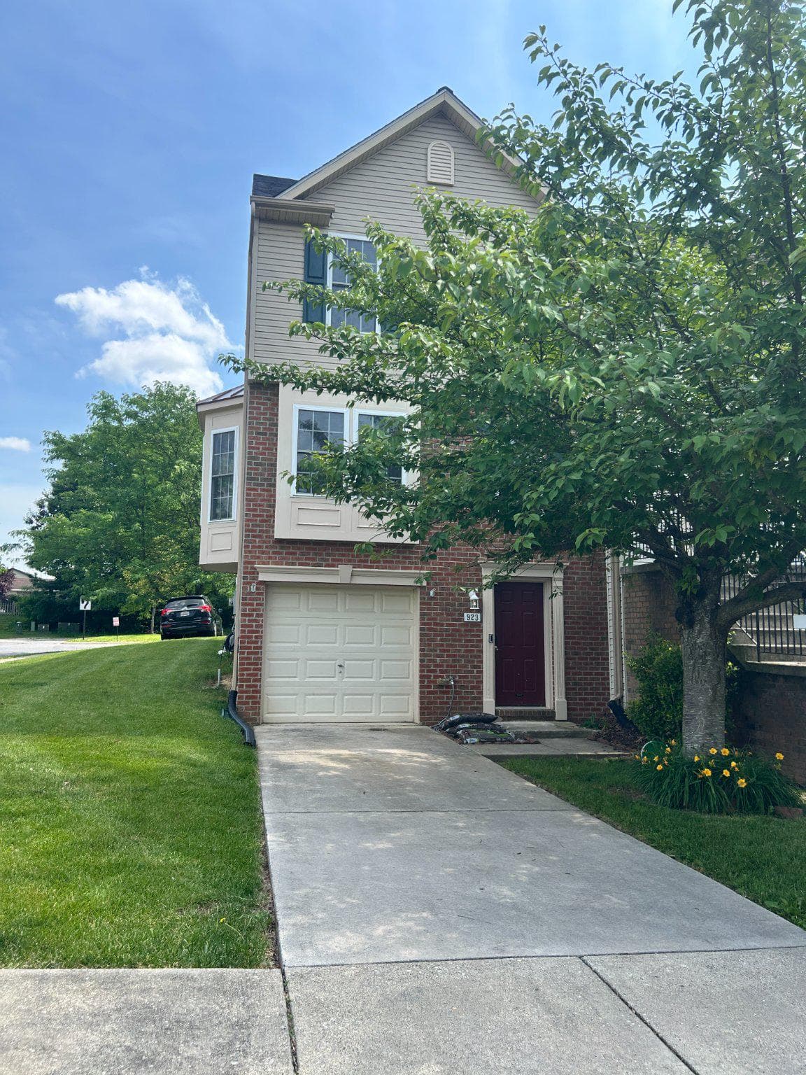 923 Mercer Drive photo 1