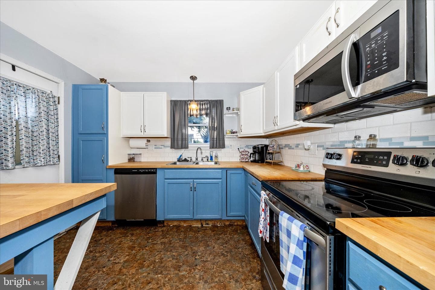 202 Bethlehem Court photo 12