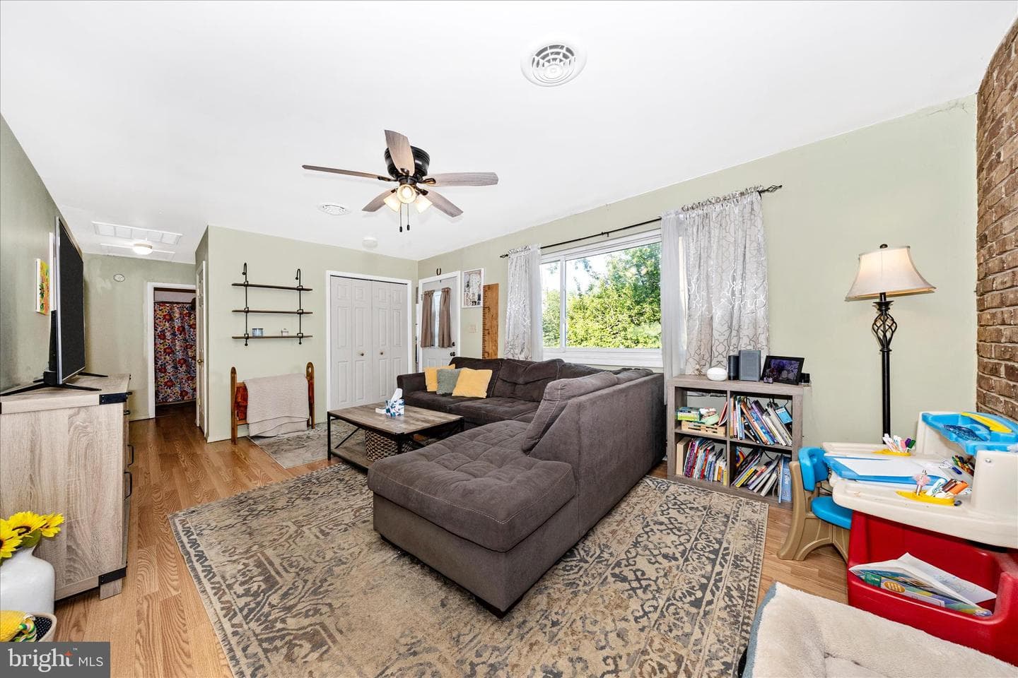 202 Bethlehem Court photo 4