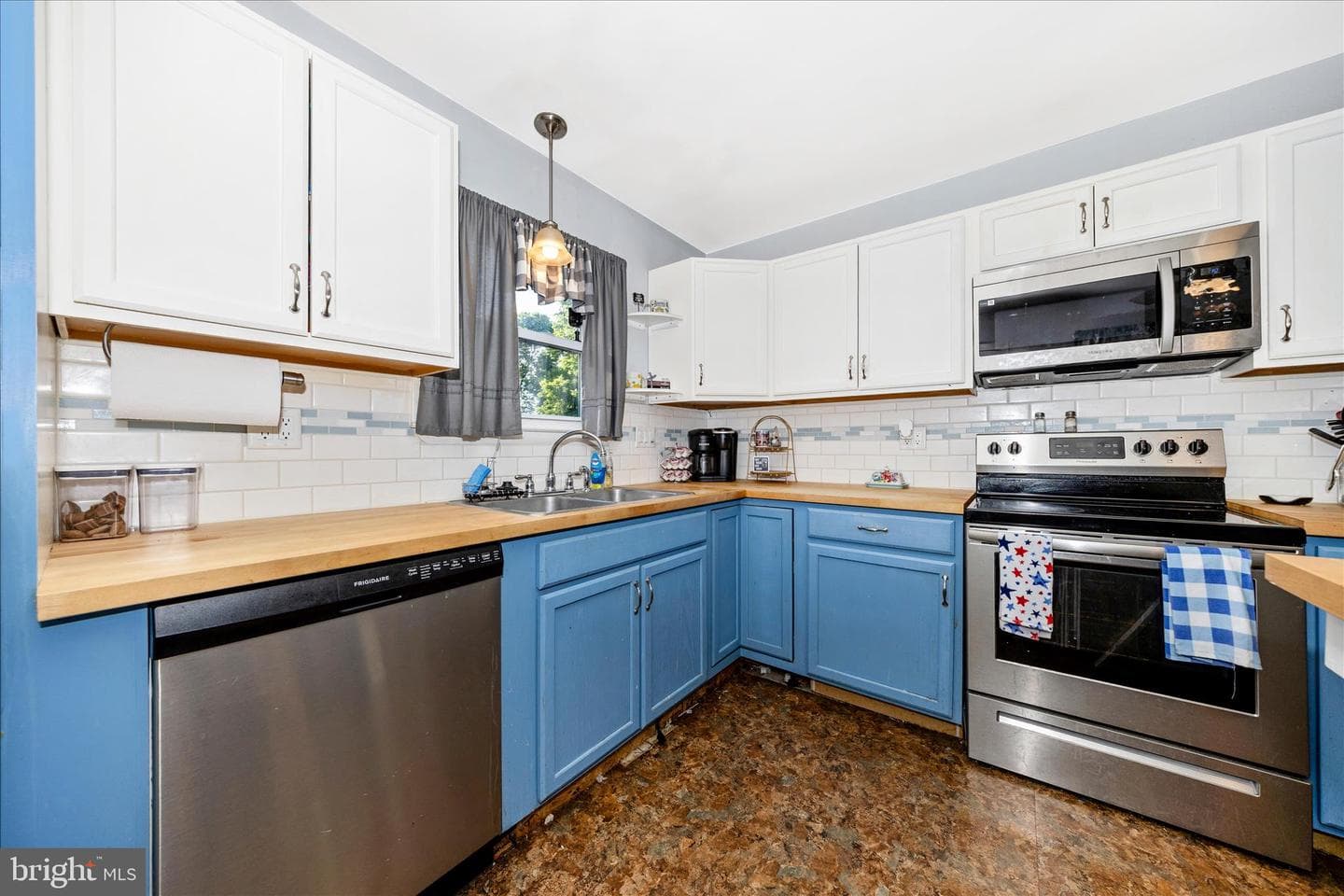 202 Bethlehem Court photo 7