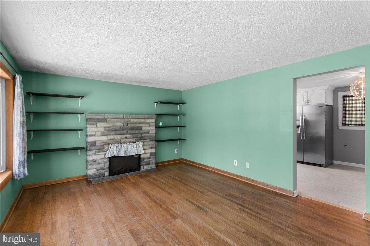13816 White Oak Ridge, Hancock