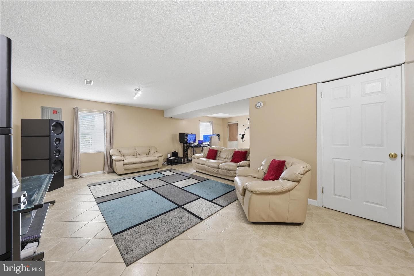 121 Bachtell Circle photo 32
