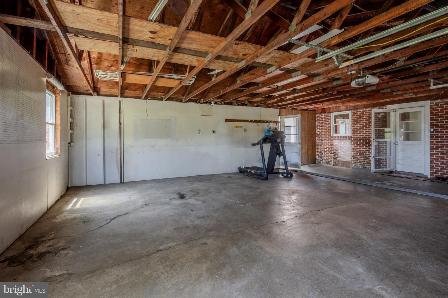 8418 Mapleville Road photo 7