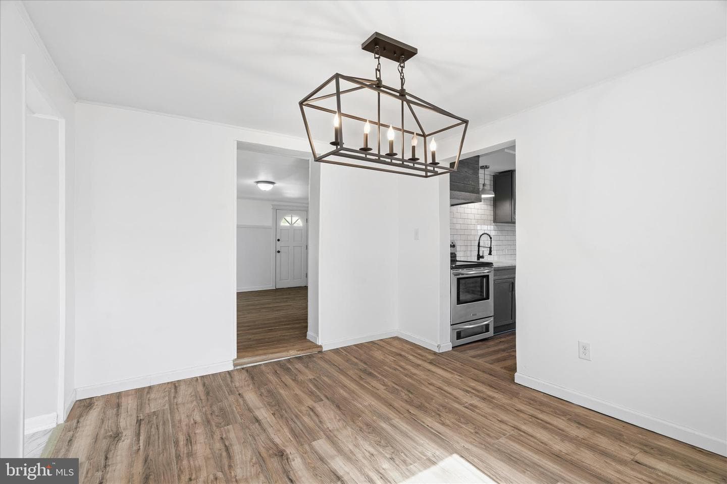 145 E Main Street photo 18