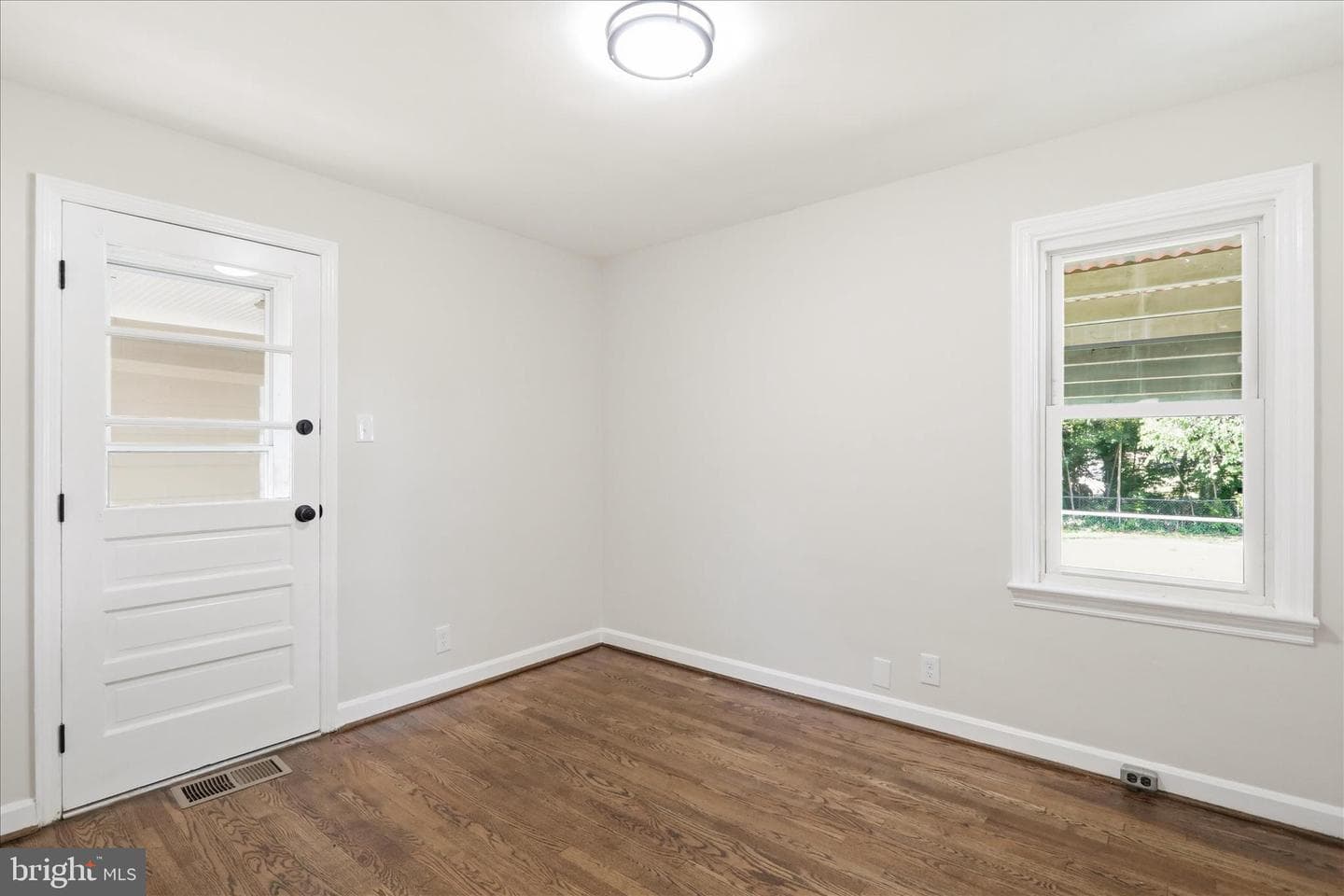 11006 Decker Avenue photo 11