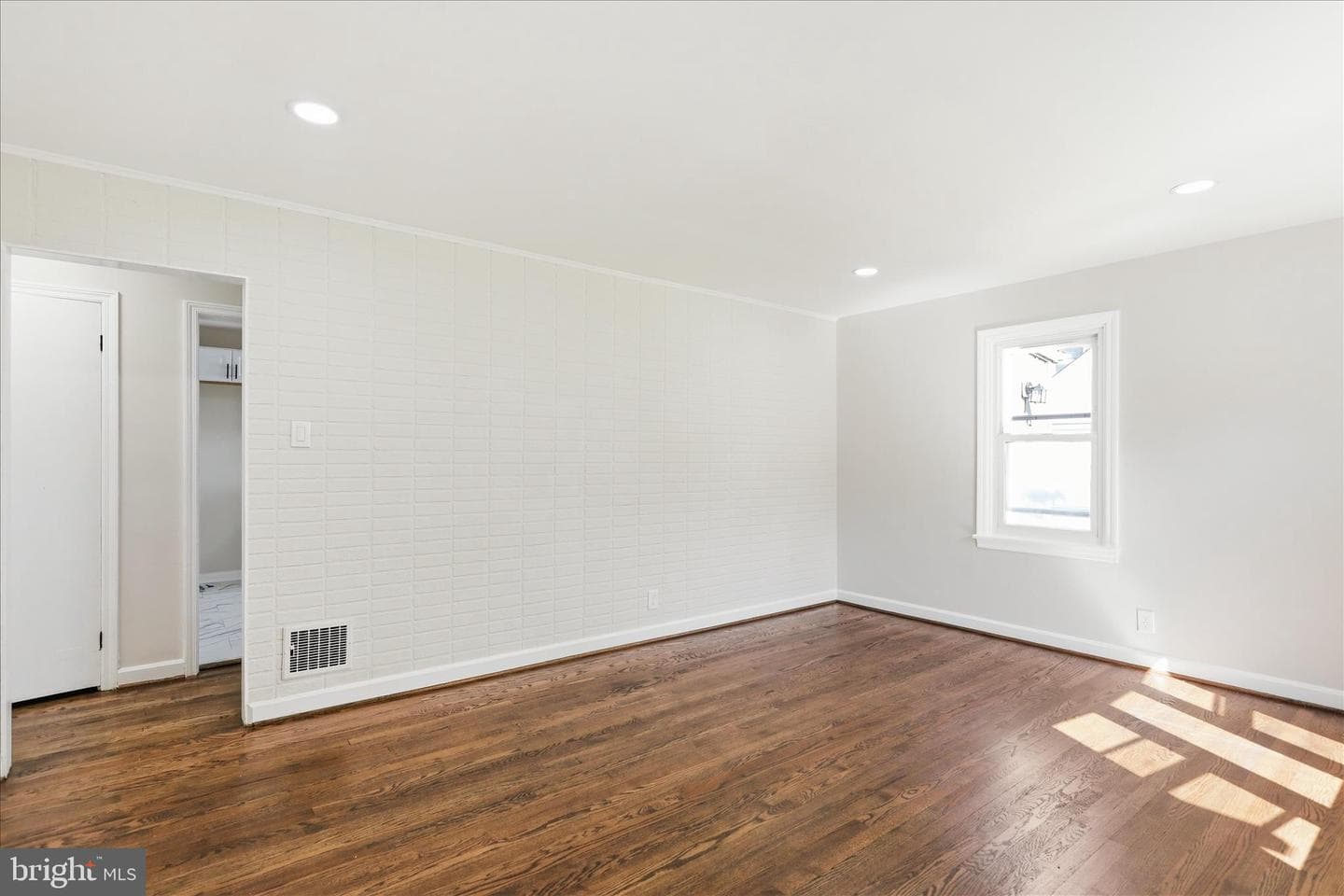 11006 Decker Avenue photo 5