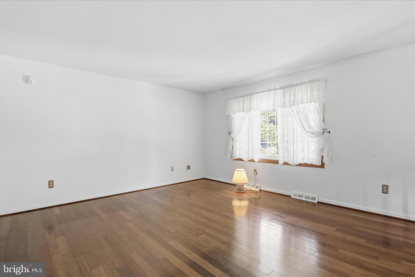 17813 Greentree Terrace photo 4