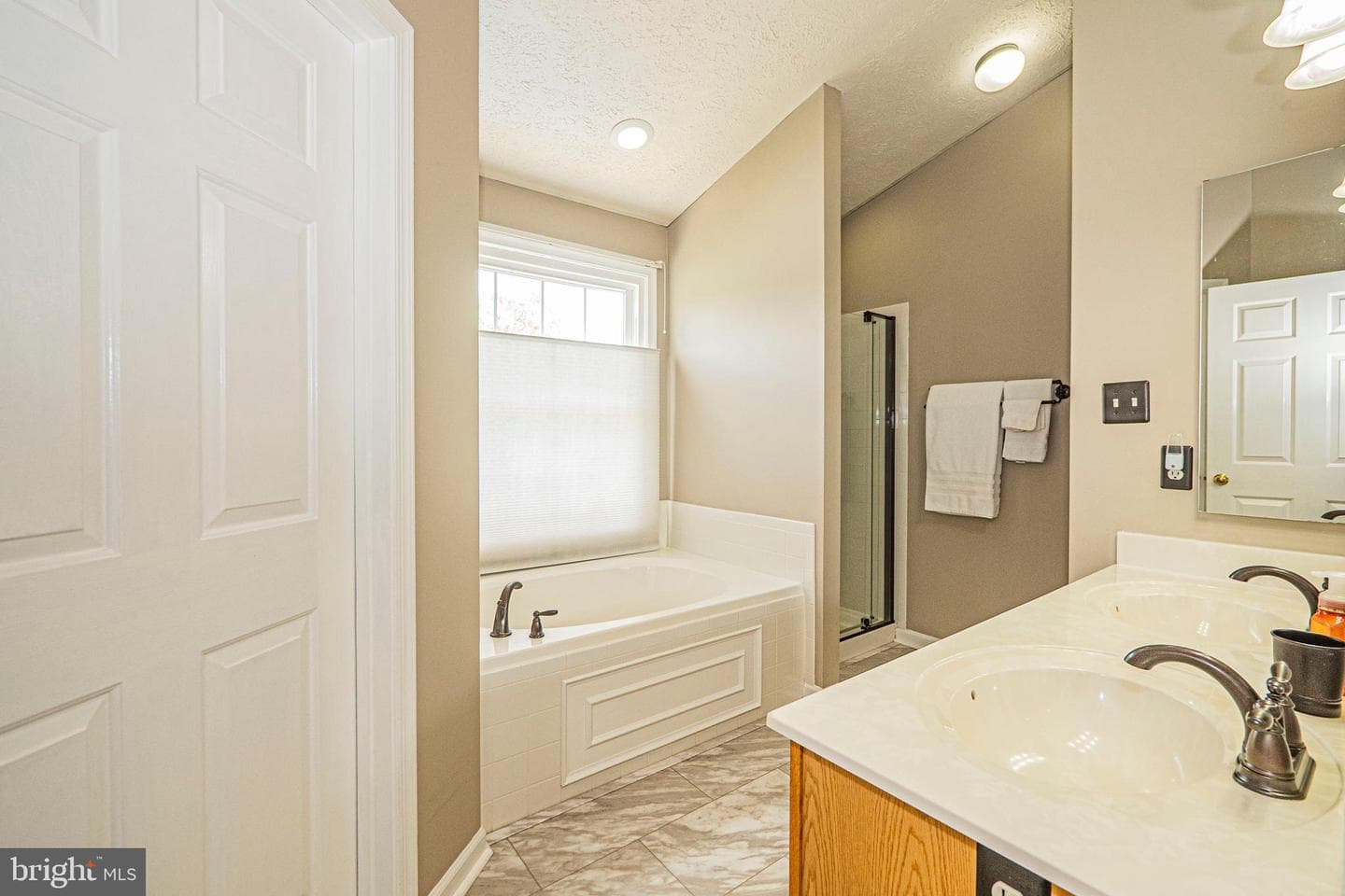 2 Redfern Place photo 44