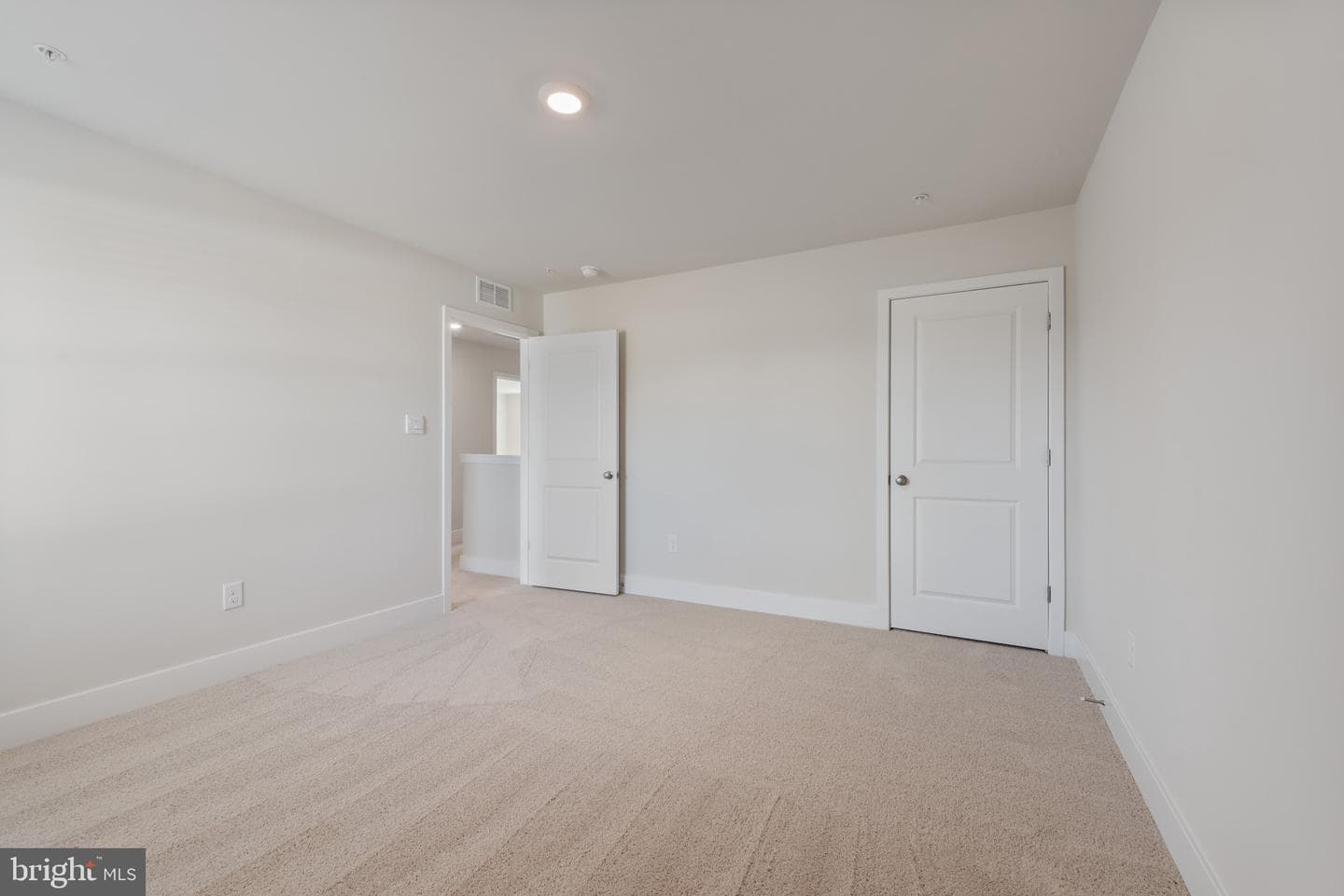 1216 Moller Avenue photo 17