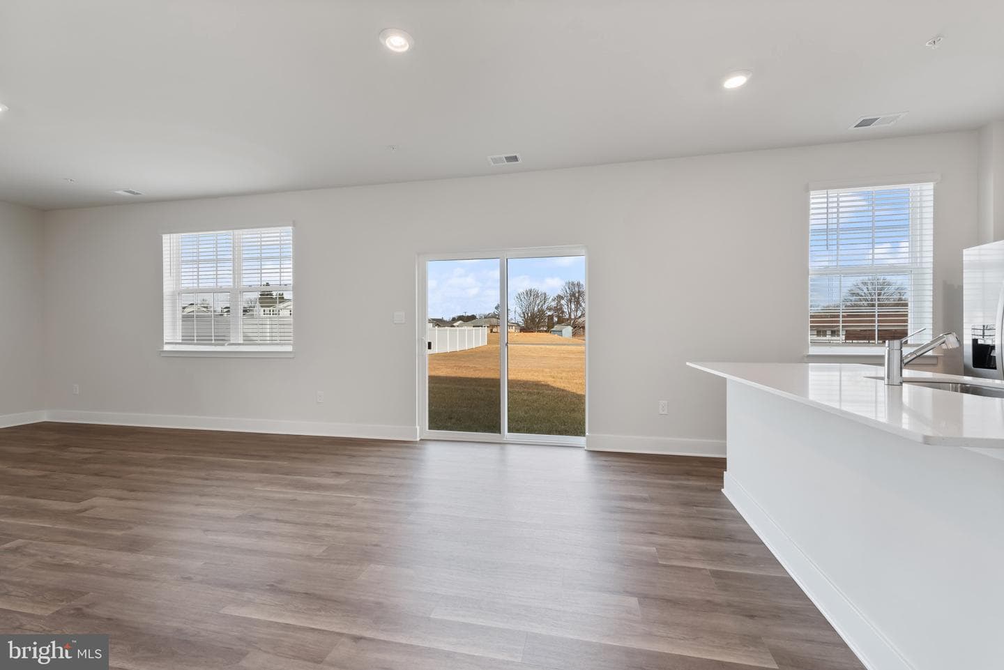1216 Moller Avenue photo 32