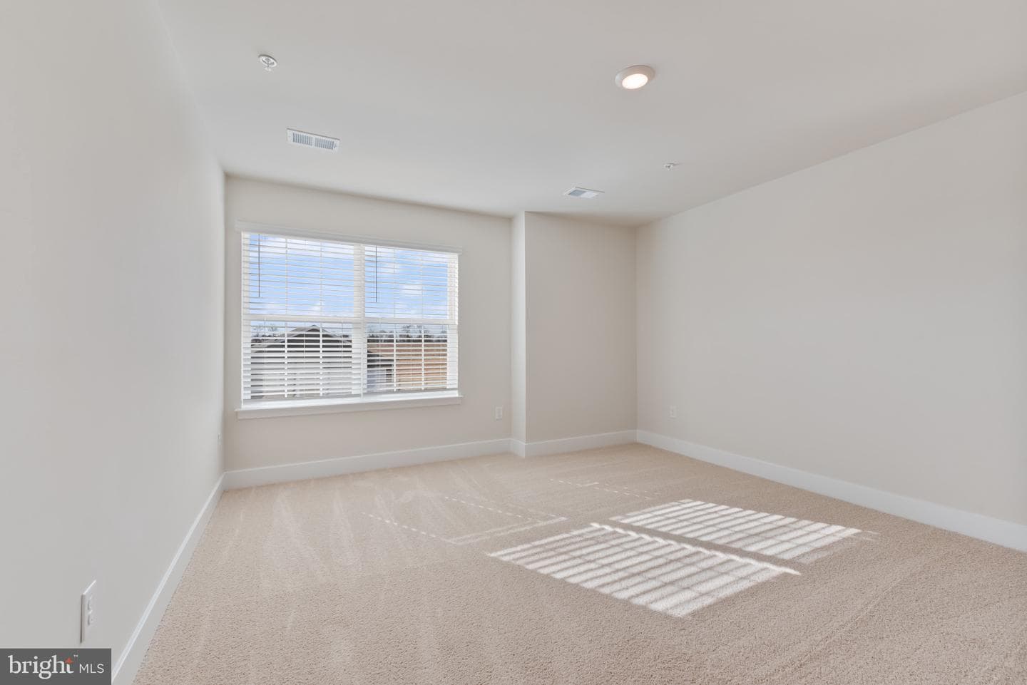 1216 Moller Avenue photo 9