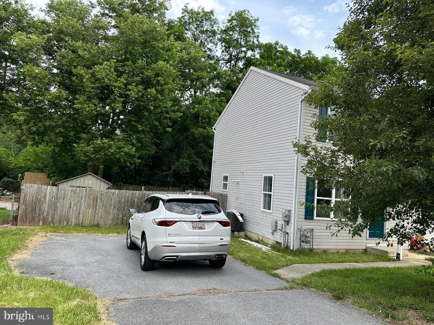 241 Merrbaugh Drive photo 3