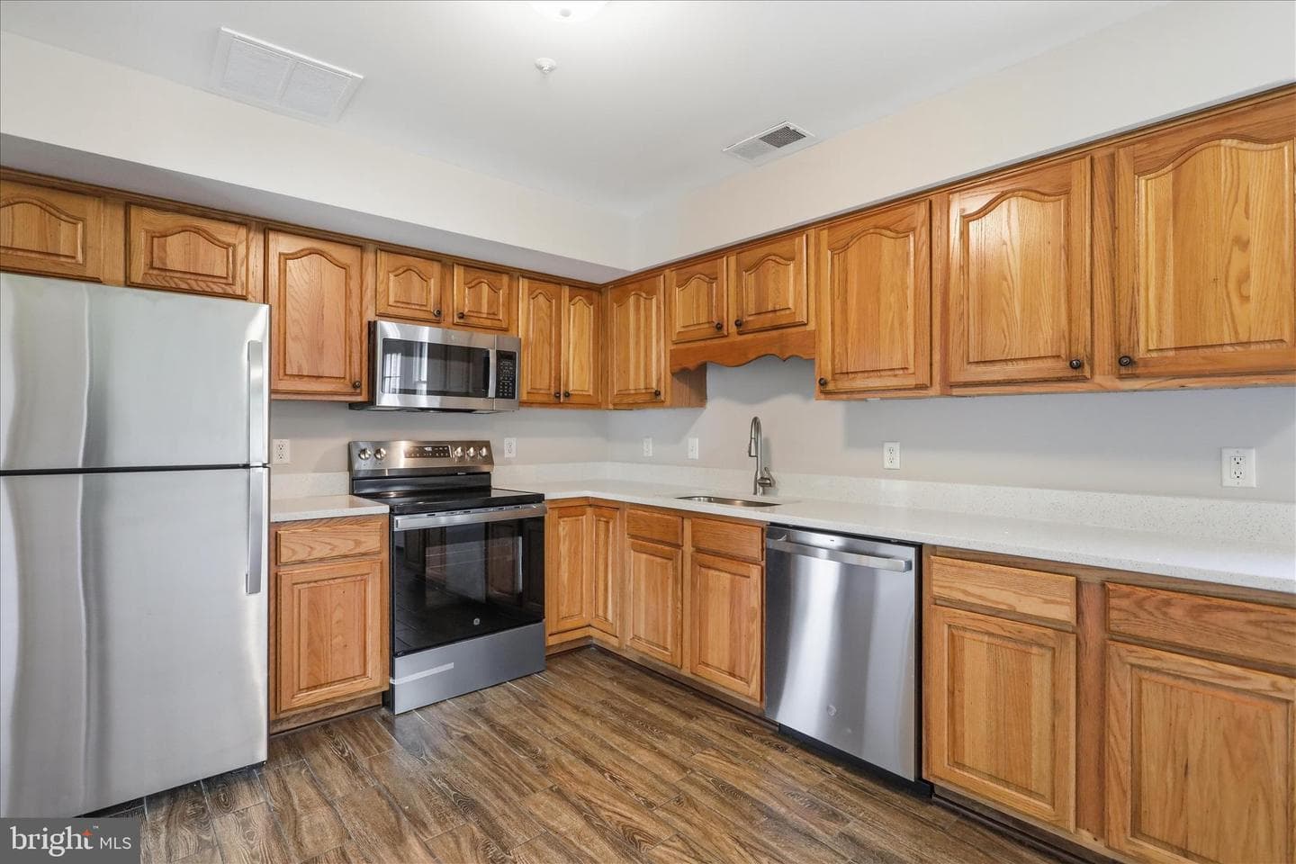 309 E Ridge Drive photo 10