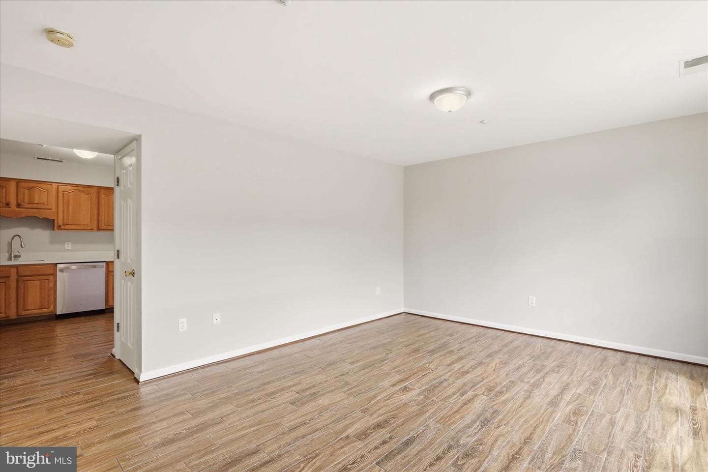 309 E Ridge Drive photo 5