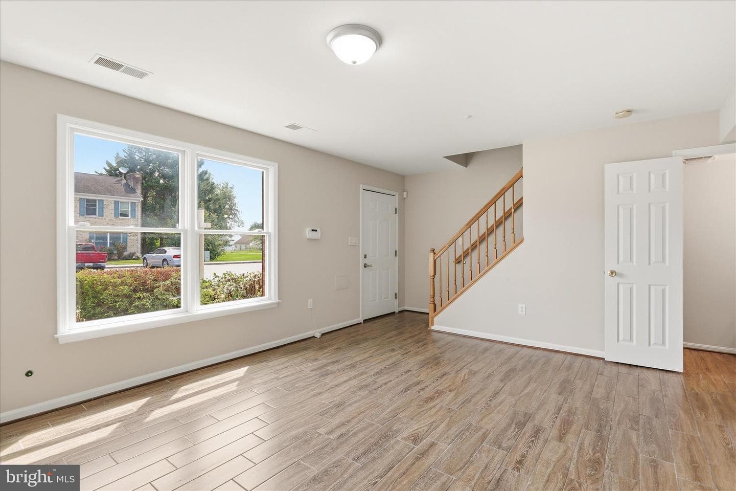 309 E Ridge Drive photo 7