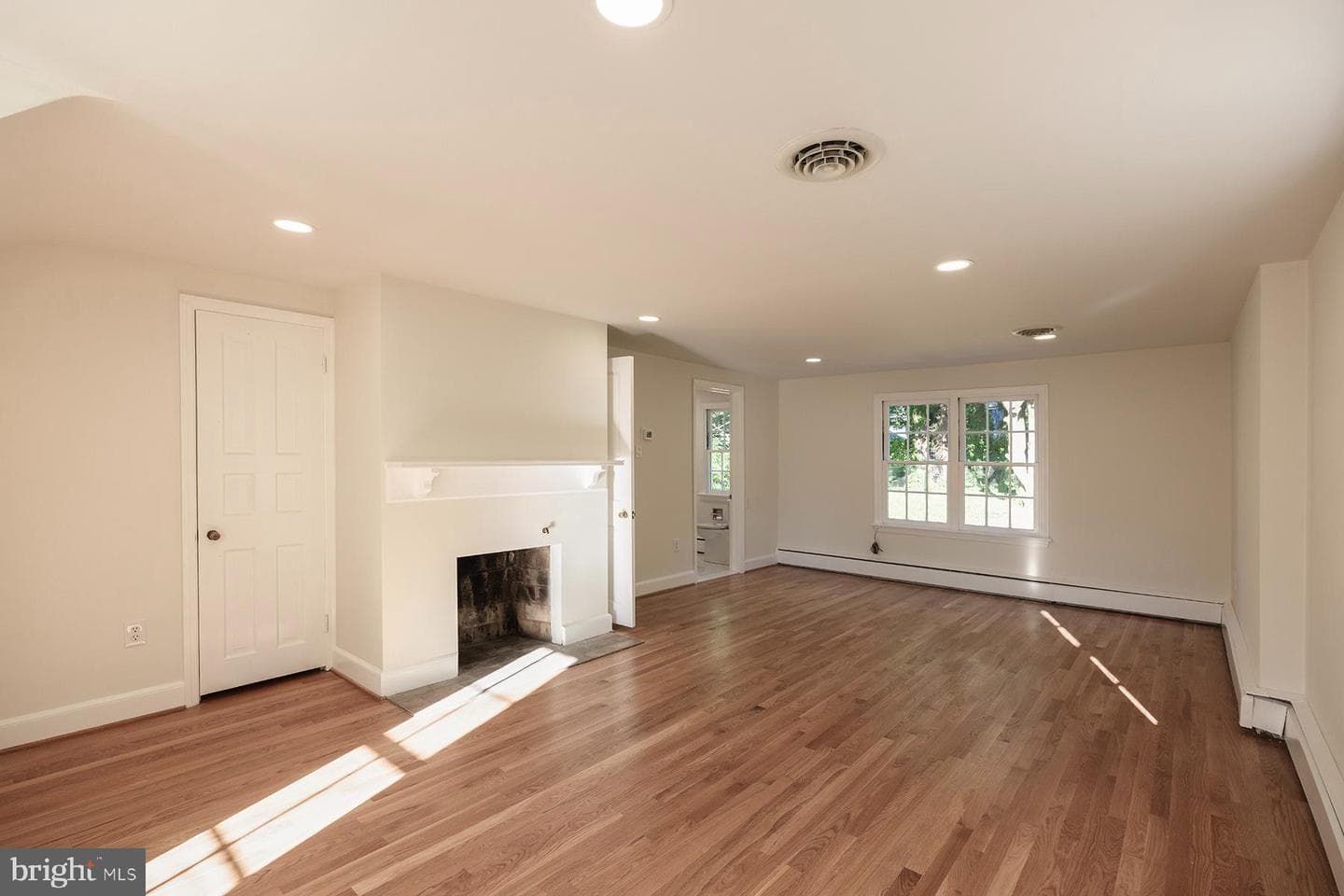 1046 The Terrace photo 26