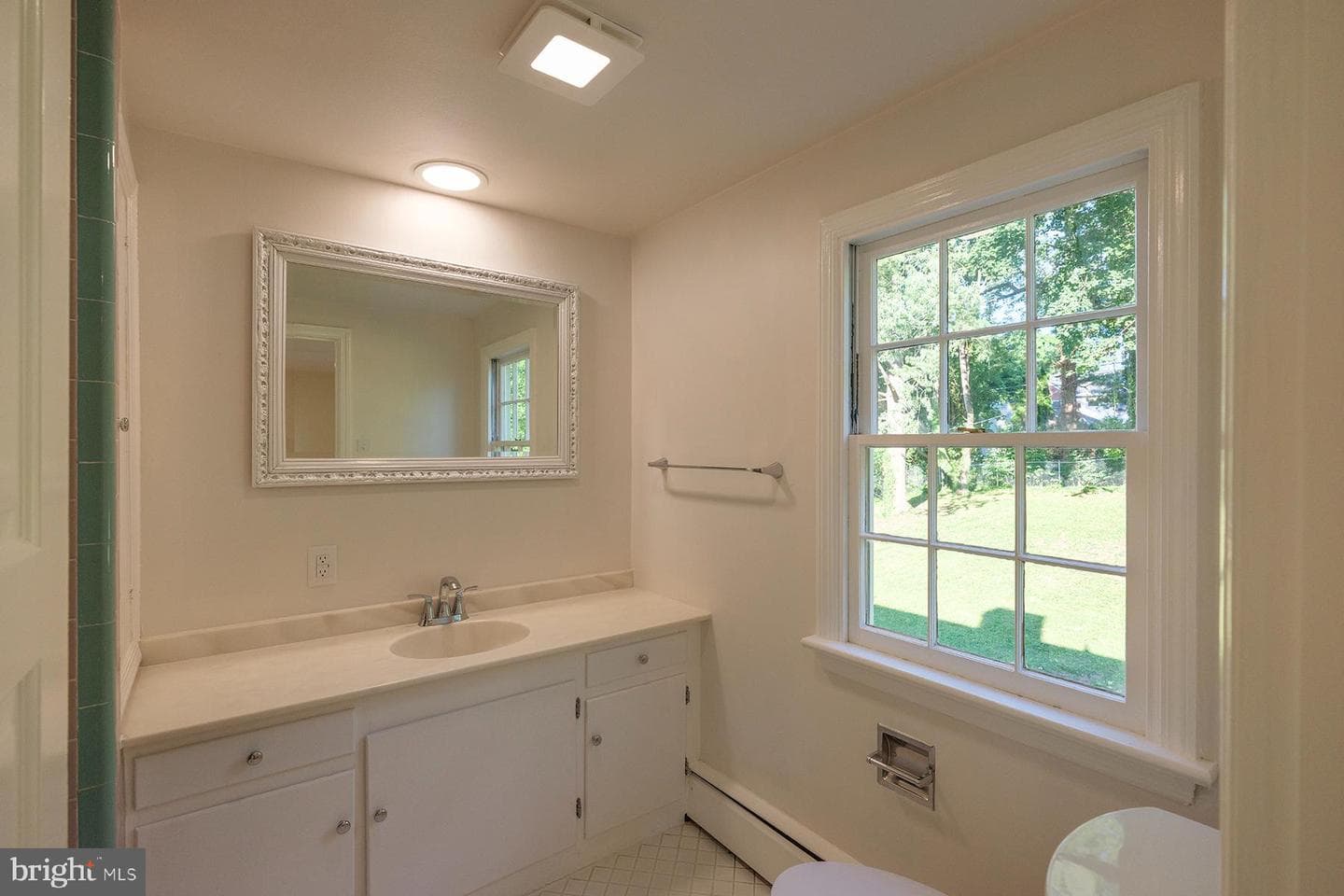 1046 The Terrace photo 29