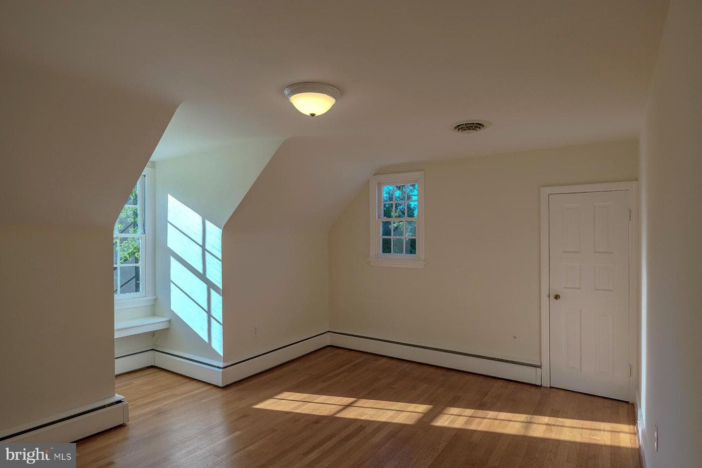 1046 The Terrace photo 32