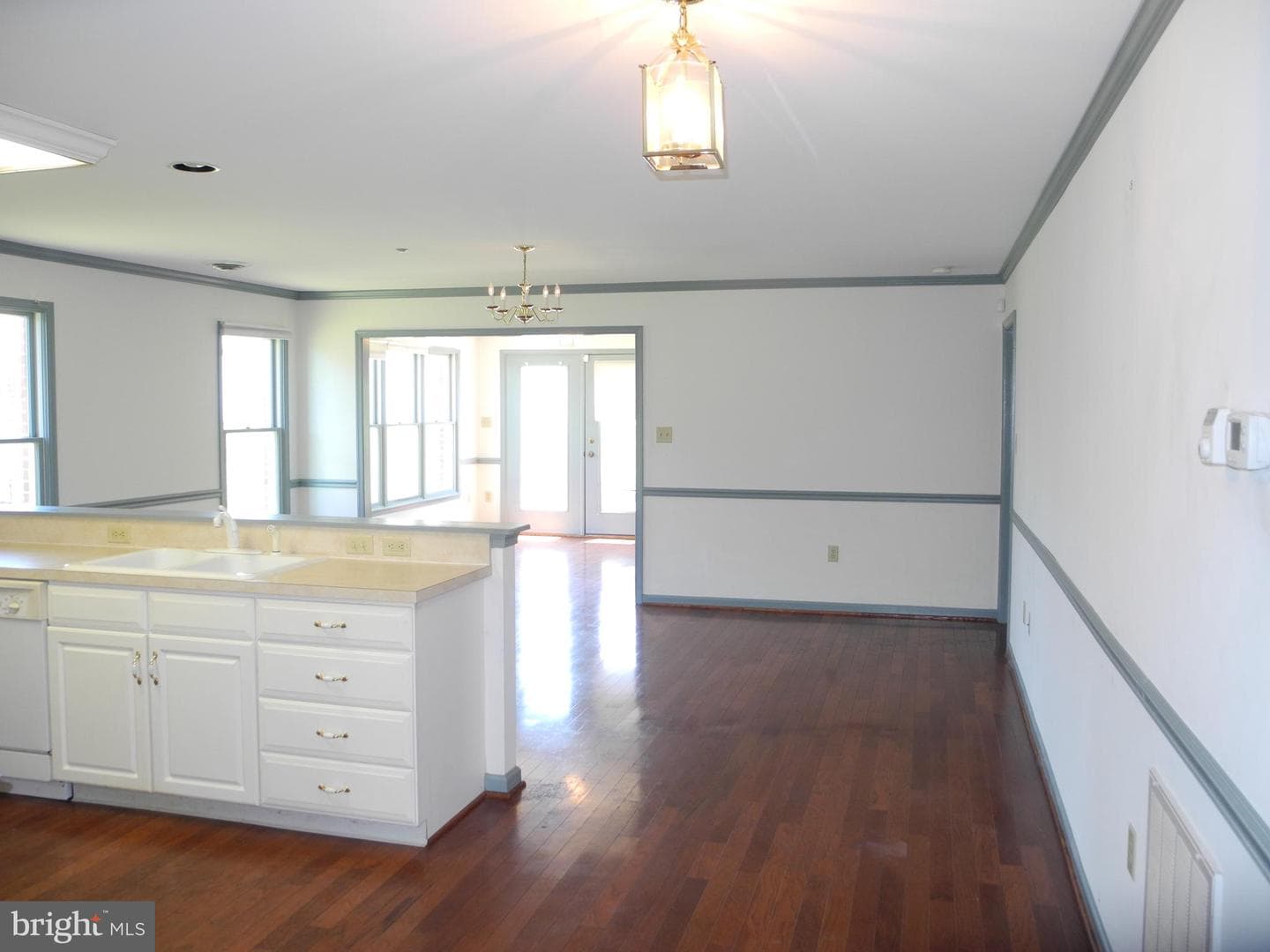 121 Southern Oak Dr photo 4